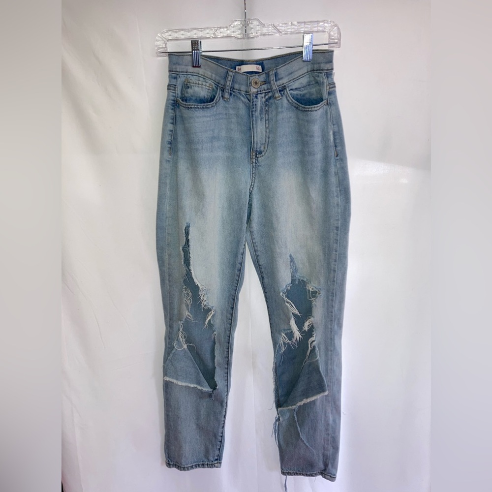 SO HIGH RISE MOM DISTRESSED JEANS💕